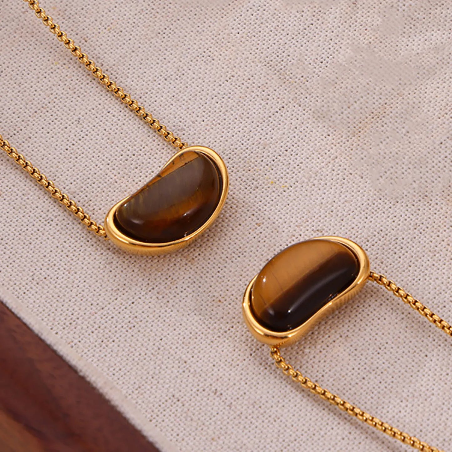 18K Gold Tiger Eye Pendant Necklace | 64cm Long Chain | 20×12mm Natural Stone Accent | Wholesale (MOQ 12)