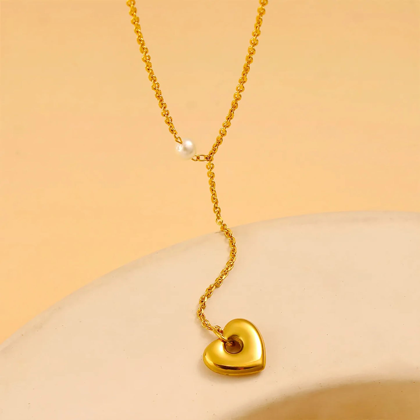 Wholesale Gold Heart & Pearl Lariat Necklace | 40+5cm Chain | 10cm Dangling Heart + 6mm Pearl Detail | MOQ 12