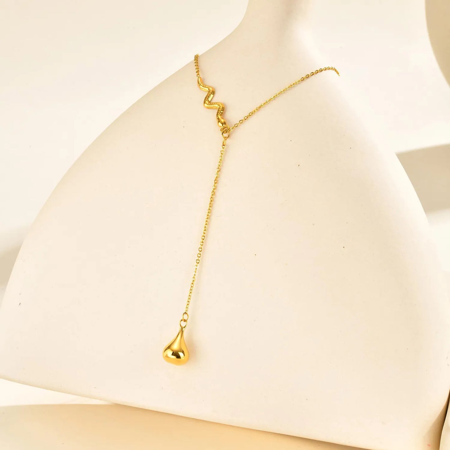 18K Gold Snake & Teardrop Lariat Necklace | 45+5cm Adjustable Chain | 6.3x30mm Snake + 9.3x16.6mm Teardrop | Wholesale (MOQ 12)