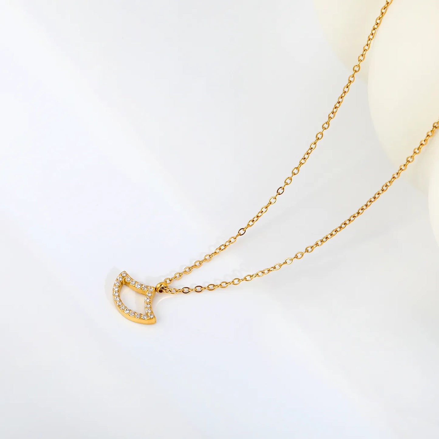 Adjustable Curved Fan Shape Pave CZ Pendant Necklace | Length 40+5cm | 18K Gold Plated Stainless Steel | Wholesale MOQ 12