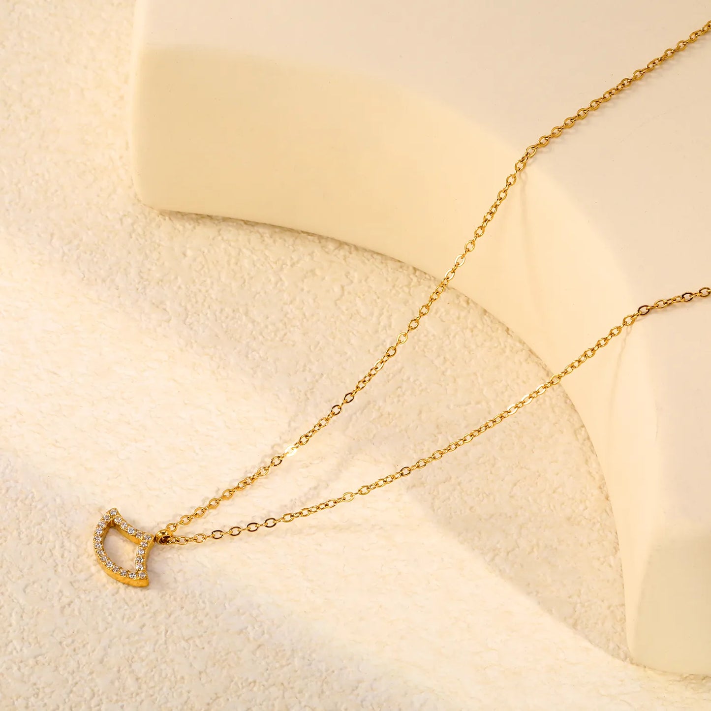 Adjustable Curved Fan Shape Pave CZ Pendant Necklace | Length 40+5cm | 18K Gold Plated Stainless Steel | Wholesale MOQ 12