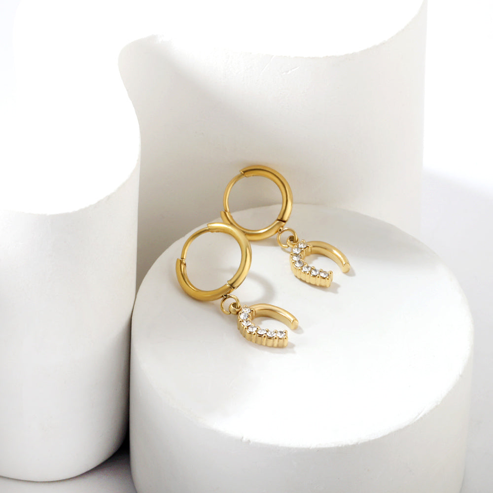 1.6x10mm circle with U-shaped white diamond stud earrings