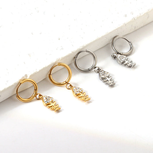 1.6x10mm circle with fishbone white diamond stud earrings