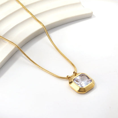 Pendant necklace with square zirconia