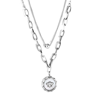 Composite pendant necklace with white shells