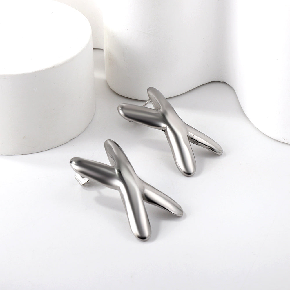 X-shaped earrings in 18k gold