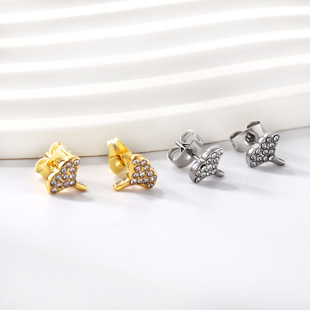 Gold fan leaf cut earrings with diamonds