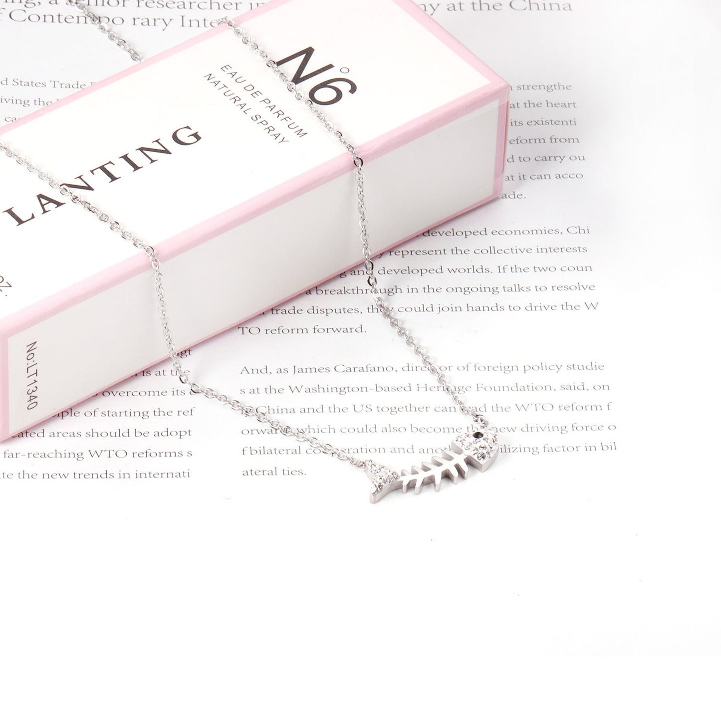25*9.5mm fish bone pendant with white diamonds necklace 45+5cm