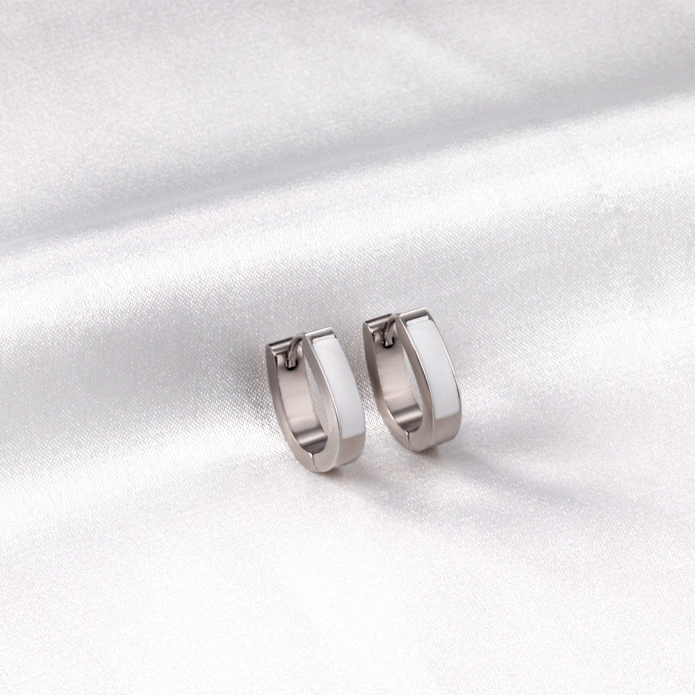 Oval Ear Clips with Black & White Drip Oil 13.5*15.5mm