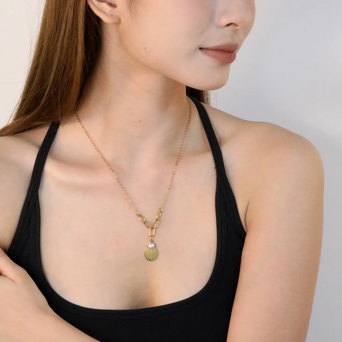 ✨ Wholesale PVD 18k gold 13x19mm Shell & 10mm Pearl Pendant Necklace | Gold Stainless Steel 40+5cm Chain