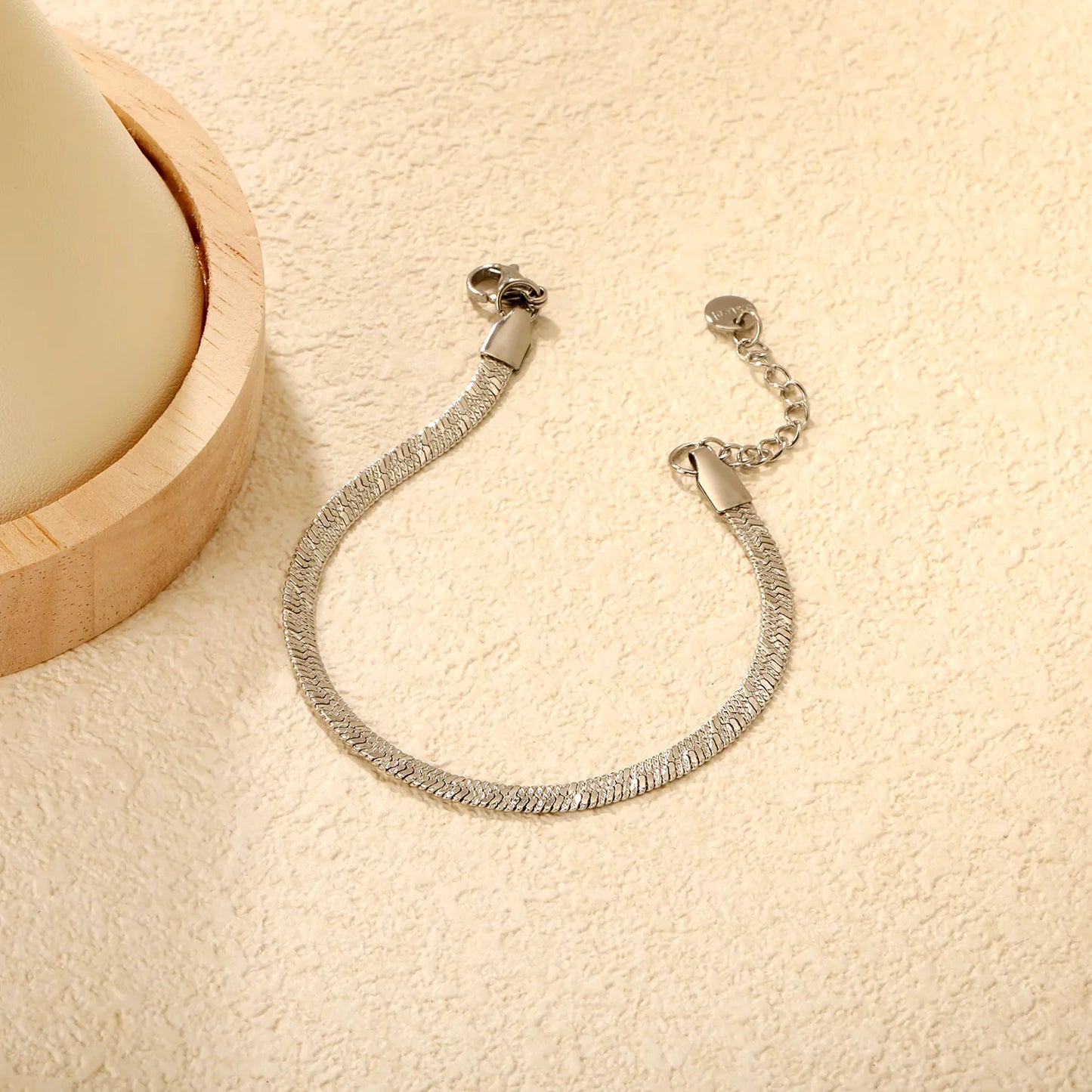 Wholesale Textured 4.0mm Snake Chain Stainless Steel Bracelet with Round Pendant for Bulk Order