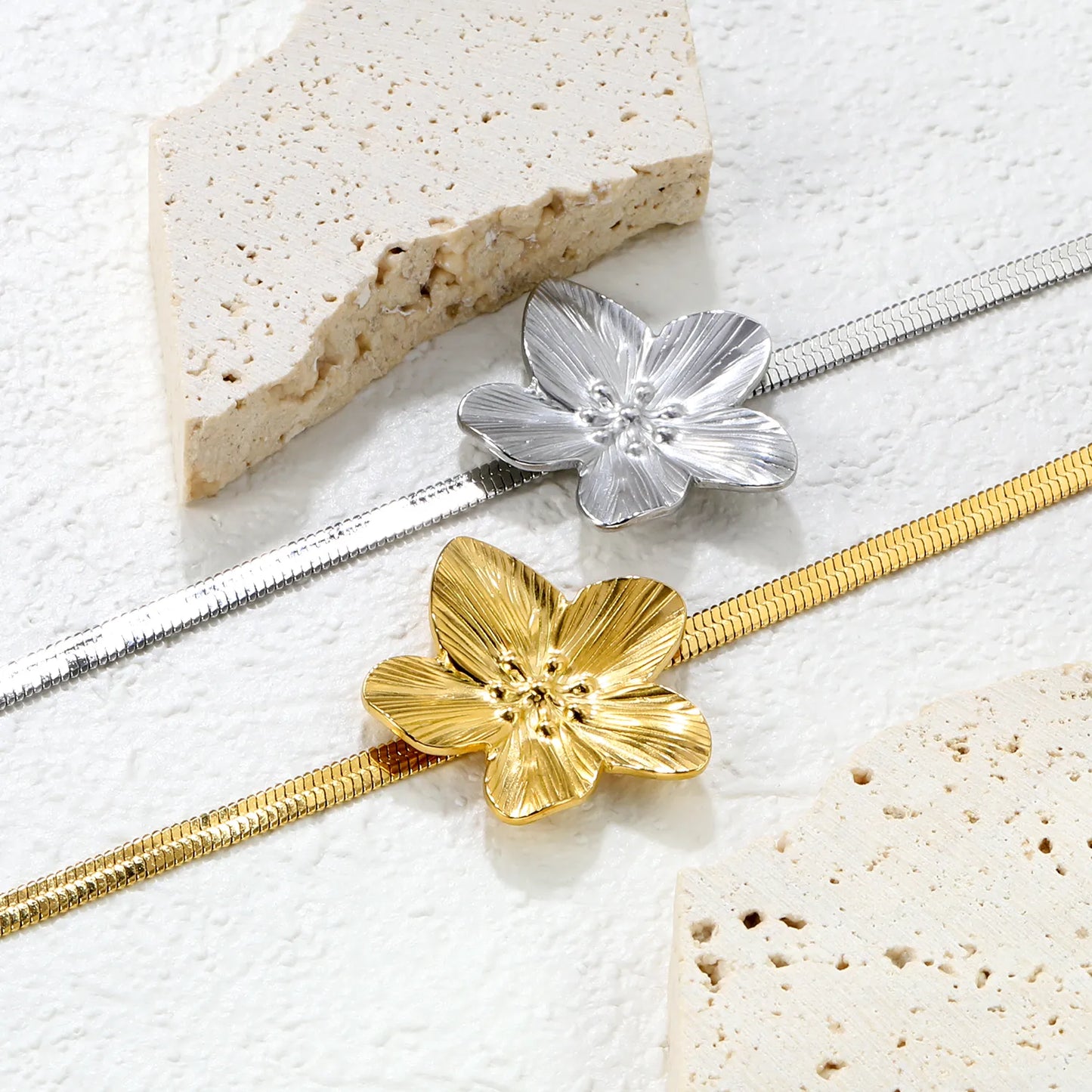 🌸 Oversized Floral Pendant Bracelet 30.2x32.4mm Flower Charm + 4mm Snake Chain 17+5cm | Stainless Steel Silver/Gold | Wholesale Boho
