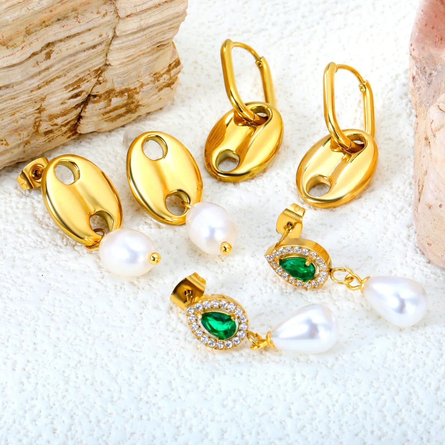 Wholesale 8.6*10.8mm teardrop shaped emerald green glass + CNC set white zirconium ring + 8.5*12mm teardrop shaped white imitation pearl fittings Earrings gold color
