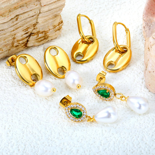 Wholesale 8.6*10.8mm teardrop shaped emerald green glass + CNC set white zirconium ring + 8.5*12mm teardrop shaped white imitation pearl fittings Earrings gold color