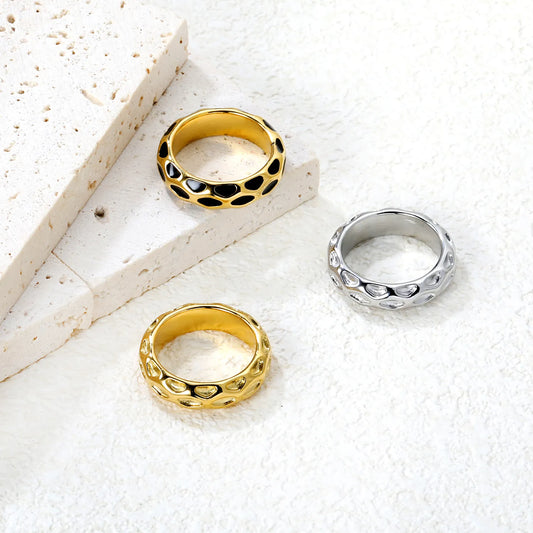 ✨ 18K Gold PVD Irregular hammered Rings With a Height of 5.5mm Wholesale (MOQ 12+) | Stainless Steel Hypoallergenic Bands 🌍 | Stackable & Statement Rings