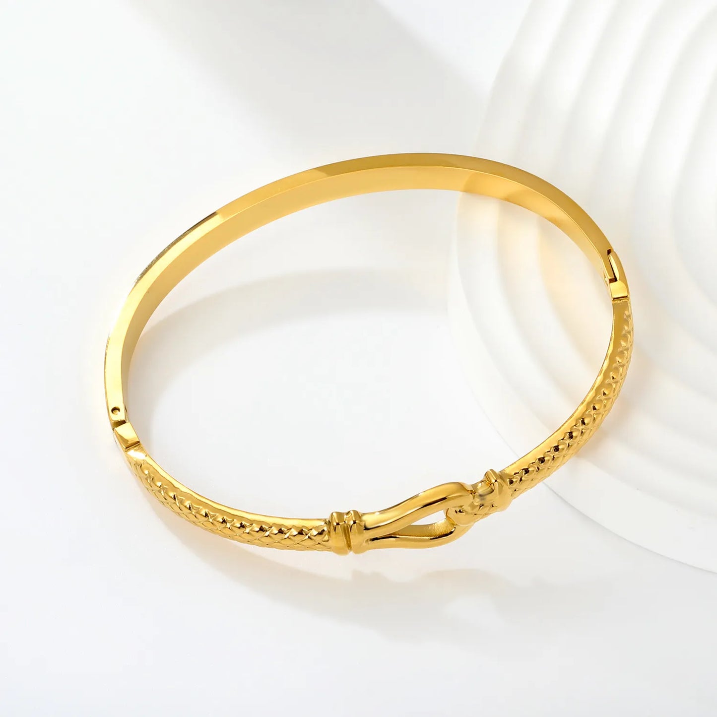 Woven Rope‑Textured Knot Motif Hinged Bangle | Vintage Bracelet Wholesale MOQ 12