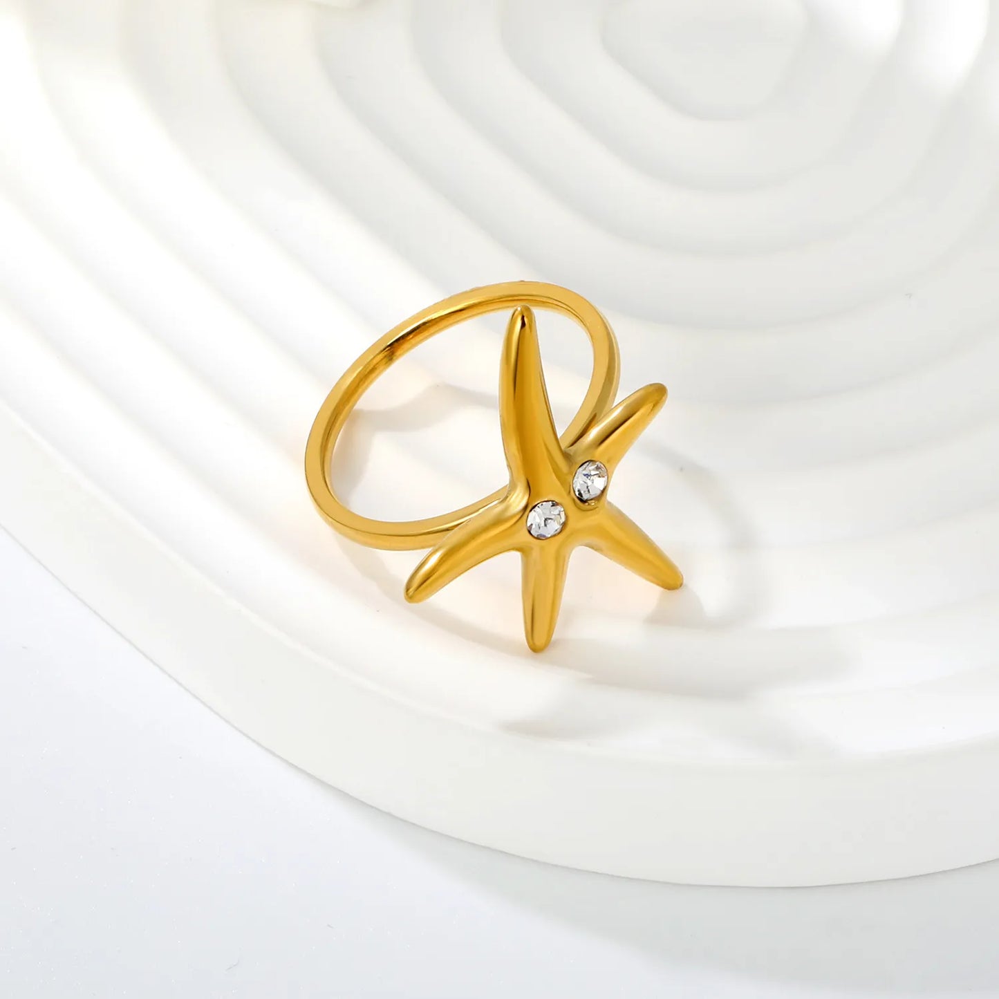 Crystal‑Inlaid Starfish Statement Ring for Wholesale | 18K Gold Plated Stainless Steel | MOQ 12