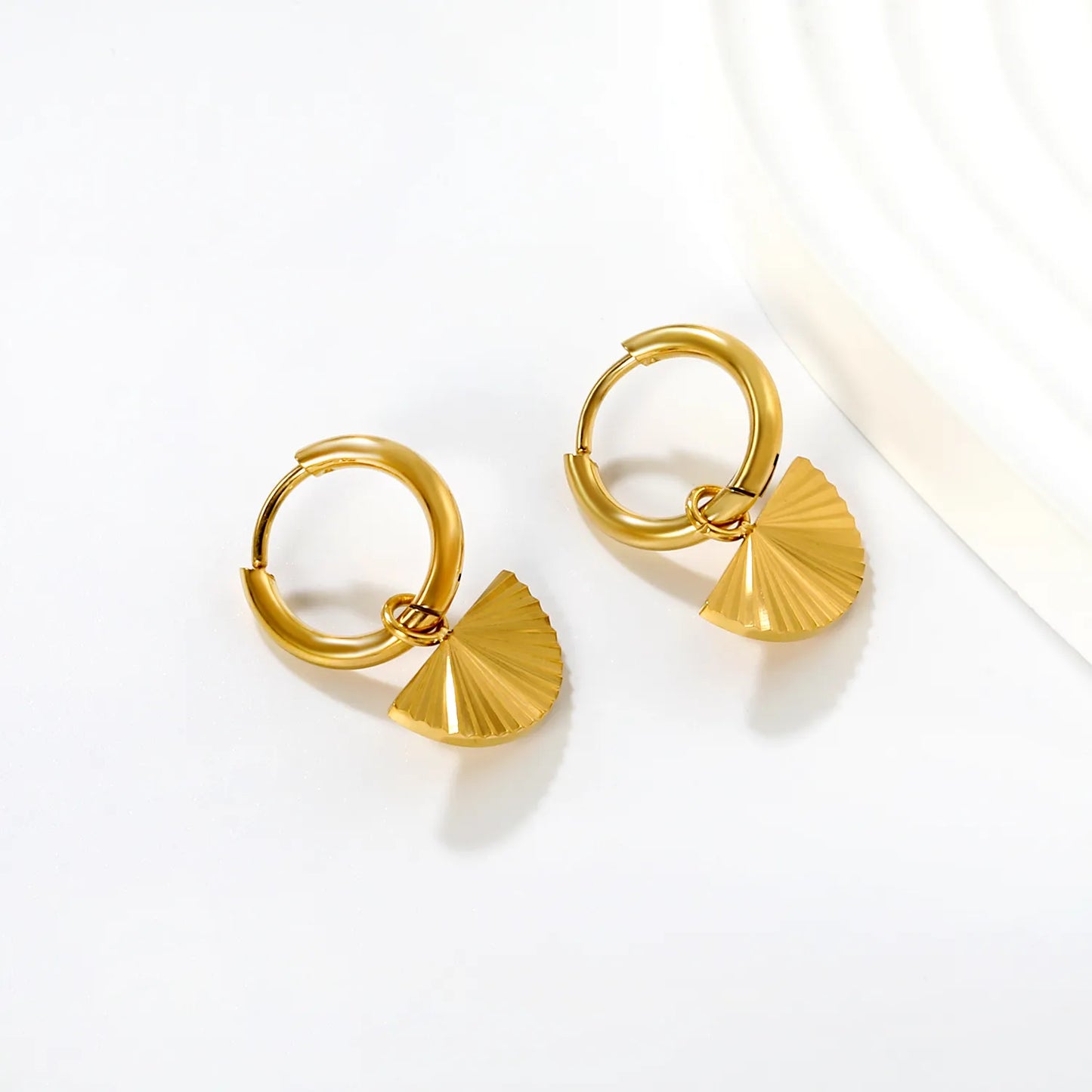 18K Gold-Plated Fan Disc Hoop Earrings | Wholesale Bulk Order| MOQ 12 | 15*7 mm Charm