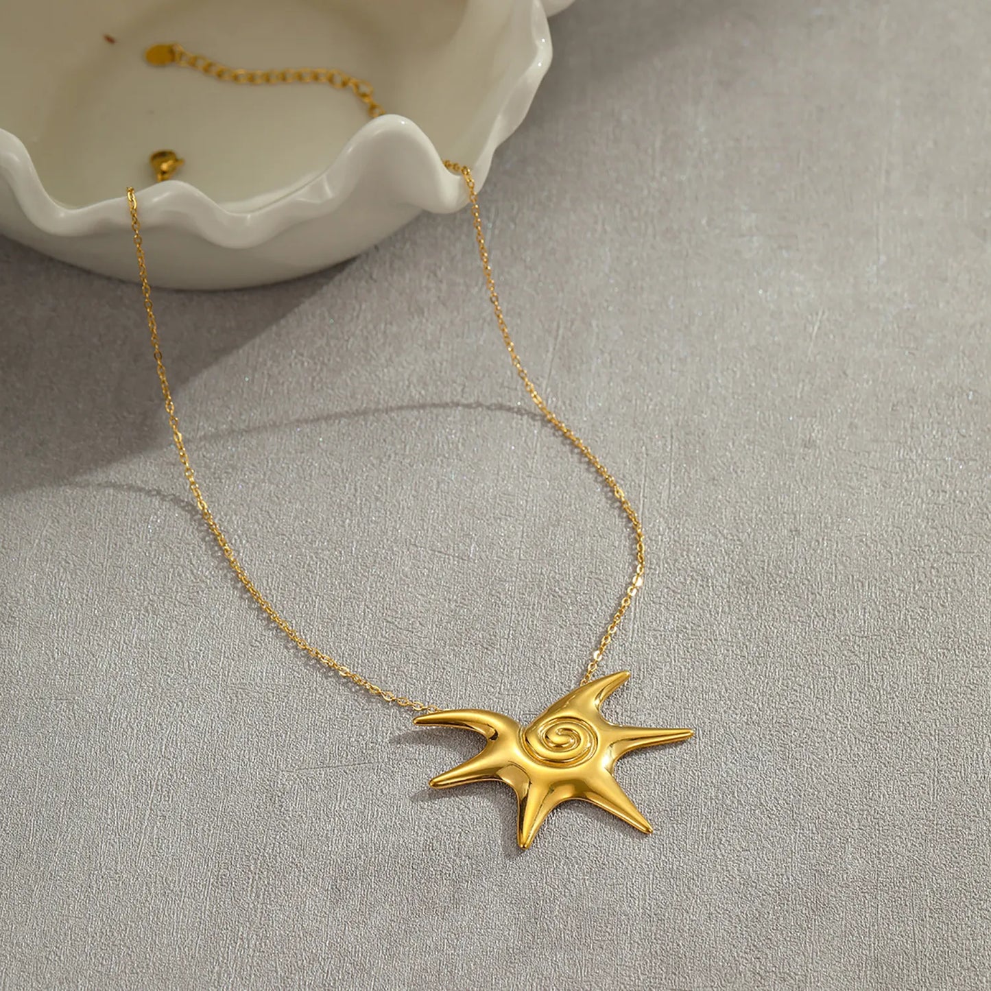 Adjustable Chunky Swirl Star Pendant Necklace Delicate Rolo Cable Chain | Retro Boho Eye Catching Daily Layering Jewelry