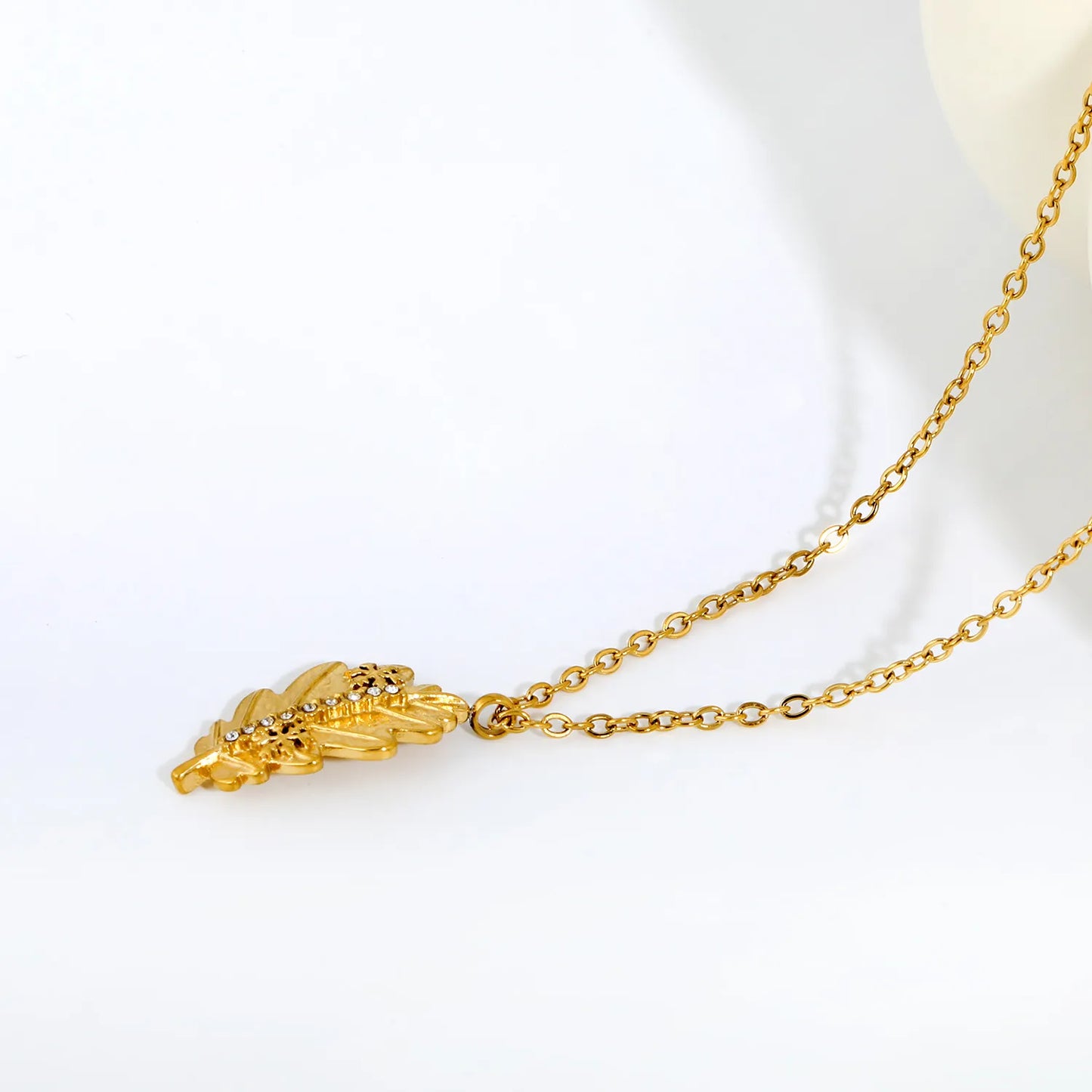 Retro Autumn Nature Inspired Textured Oak Leaf Pendant Rhinestone Rolo Chain Necklace | Bulk Order MOQ 12