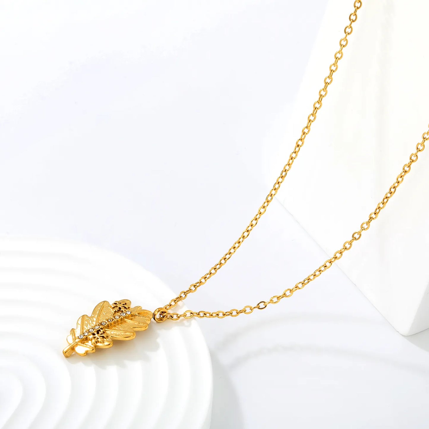 Retro Autumn Nature Inspired Textured Oak Leaf Pendant Rhinestone Rolo Chain Necklace | Bulk Order MOQ 12