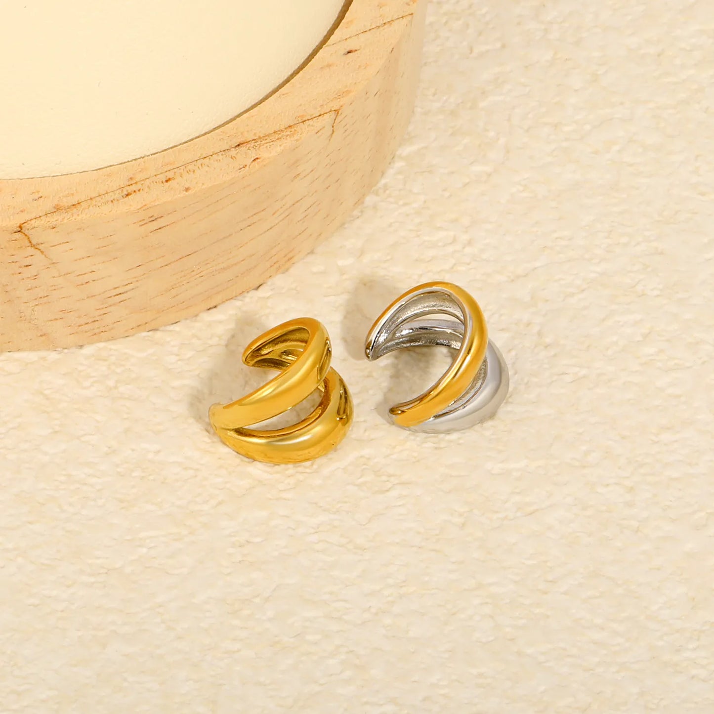 Double Curved Band Non-Piercing Ear Cuff | 2 Colors | Wholesale MOQ 12
