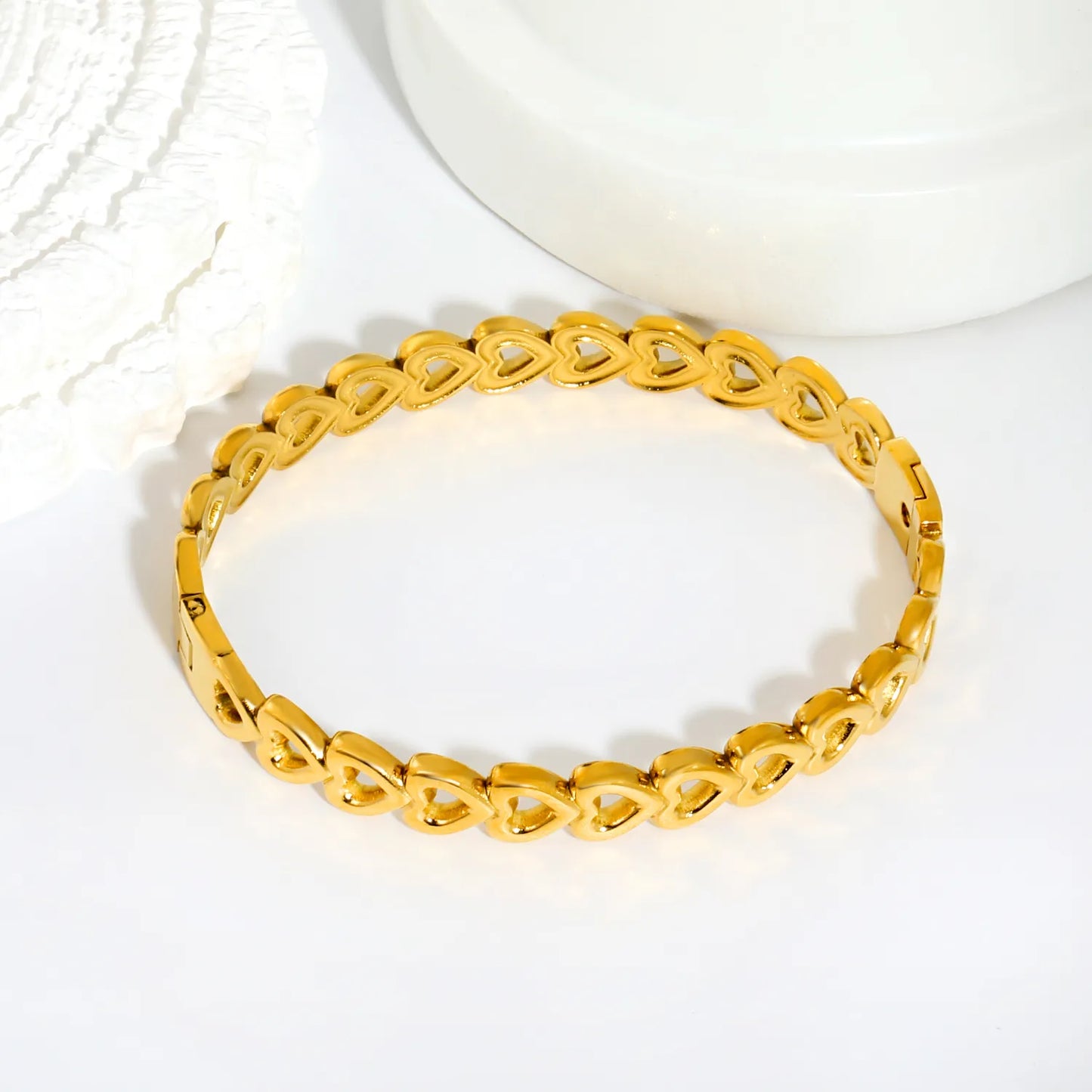 Romantic Hollow Cutout Heart Link Hinged Bangle | 18K Gold Plated Stainless Steel | Wholesale Order MOQ 12