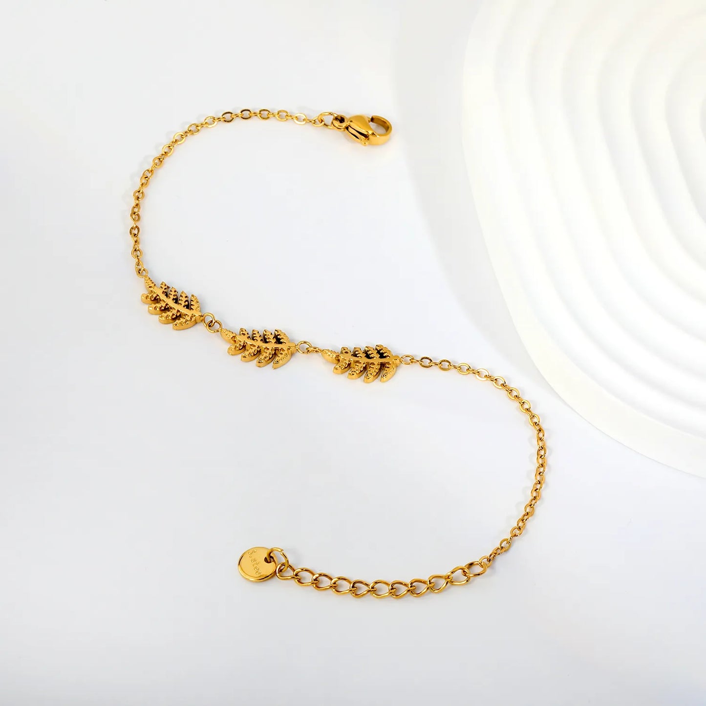 Textured Fern Leaf Dainty Cable Chain Bracelet | Adjustable 17+3cm | 18K Gold Plated Stainless Steel | Wholesale MOQ 12