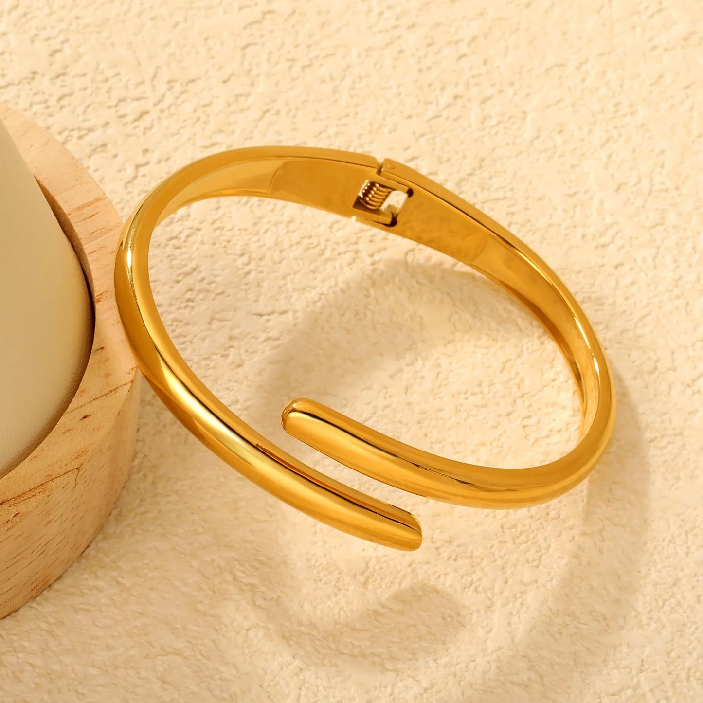 Minimalist Sleek Open Hinged Bangle | 18K Gold Plated | 60mm | Wholesale MOQ 12
