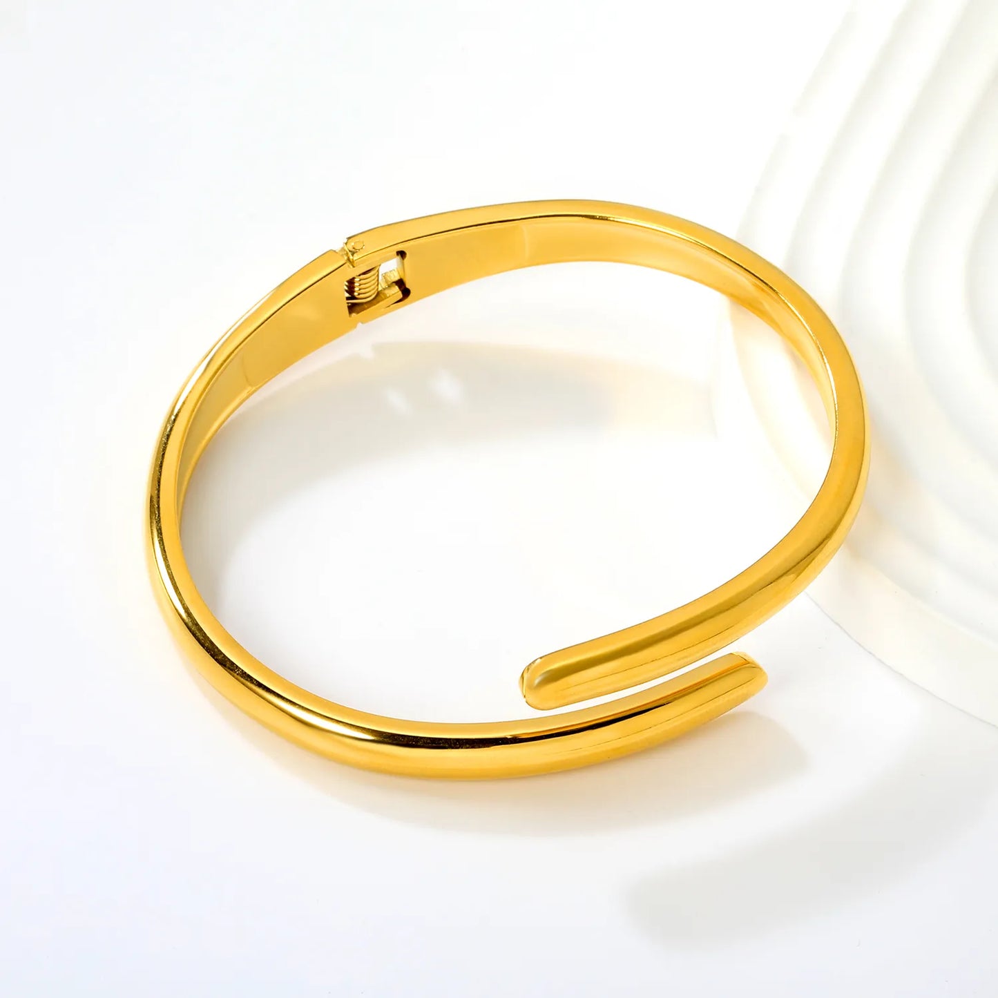 Minimalist Sleek Open Hinged Bangle | 18K Gold Plated | 60mm | Wholesale MOQ 12