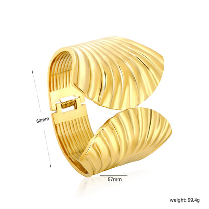 Wholesale Shell-Shaped Wavy Textured Spring Hinged Cuff Bangle | 18K Gold Plated | 60mm | MOQ 12