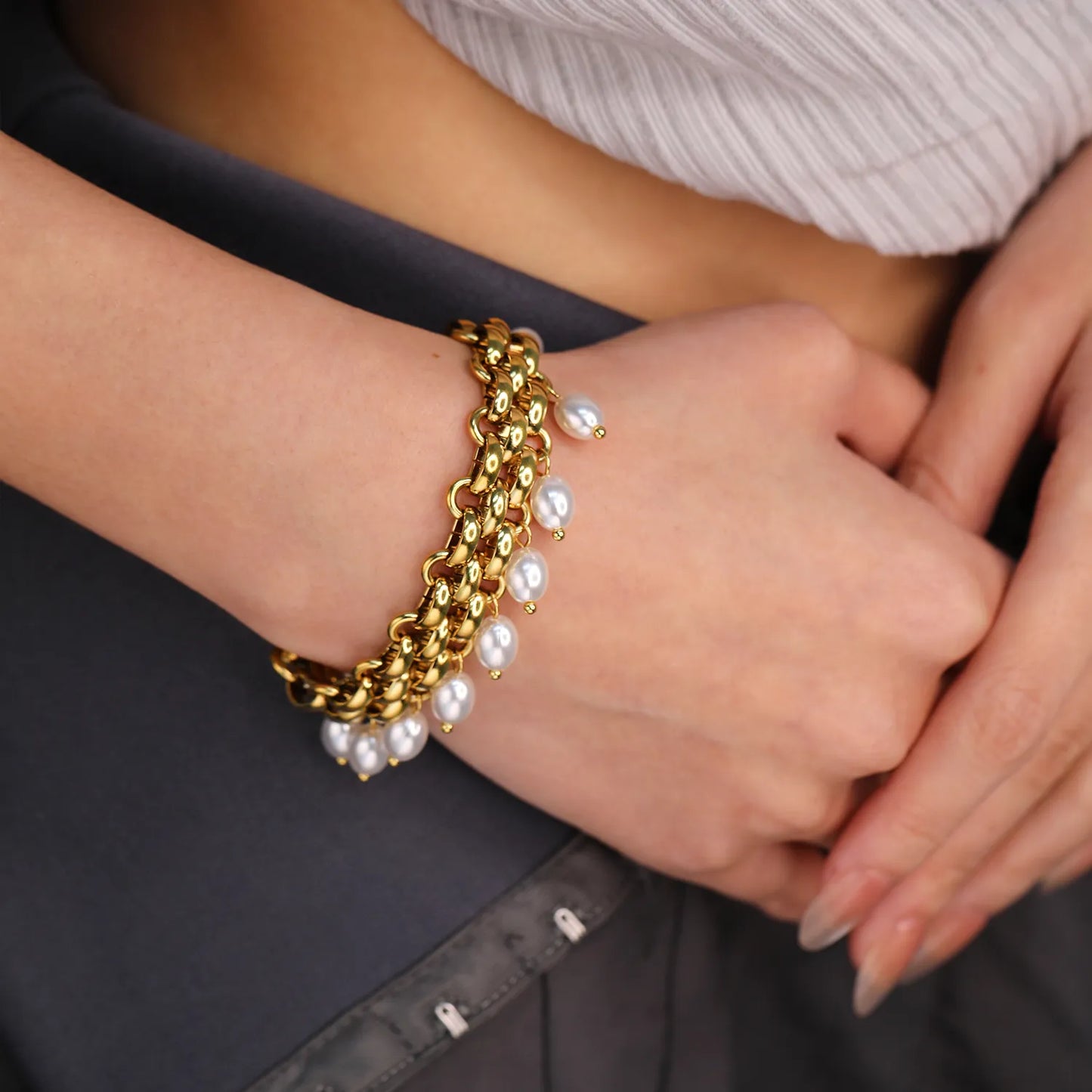 Woven Link Chain Bracelet with Pearl Charms | 18K Gold Plated | Teardrop Pearl Dangles | Adjustable 15+5cm | MOQ 12
