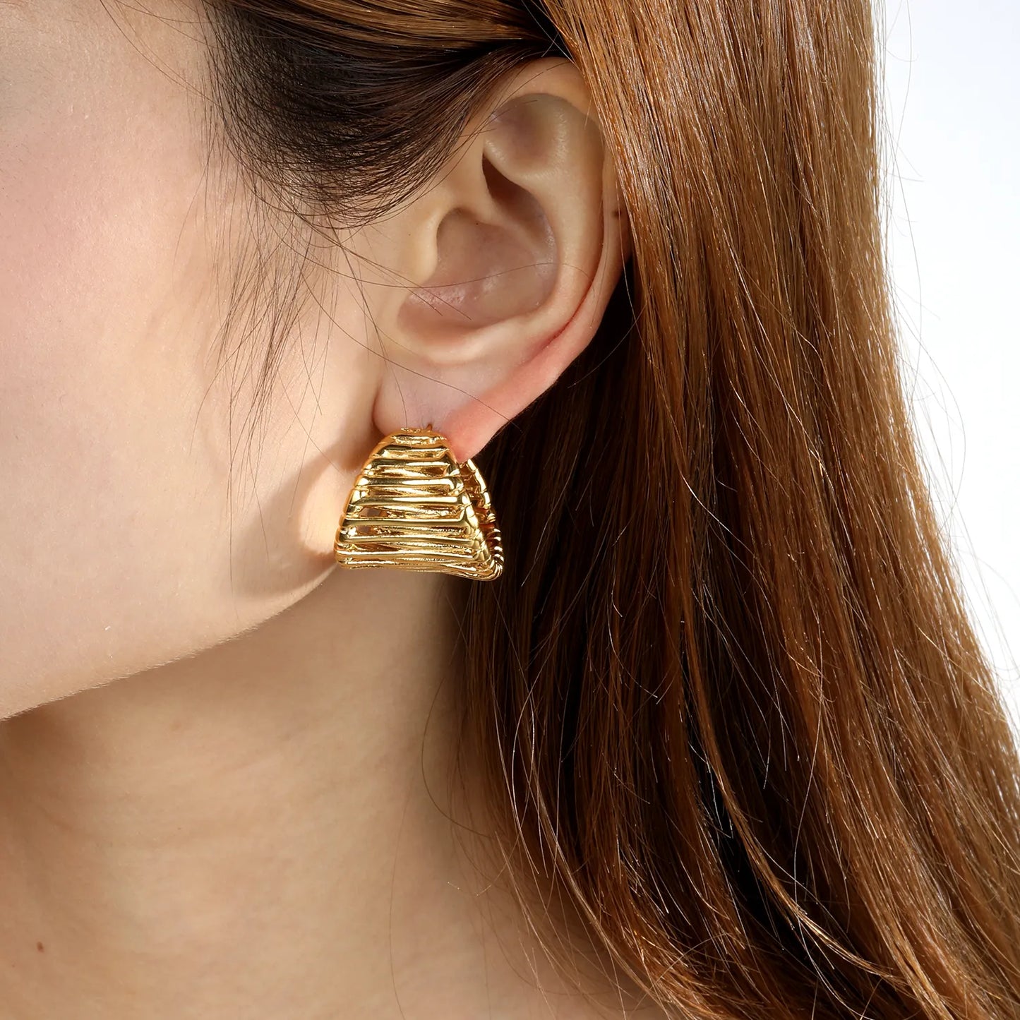 Open Weave Twisted C-Shape Chunky Stud Earrings 25×24mm| Hollow Textured Bold Statement Hoops | Wholesale MOQ 12