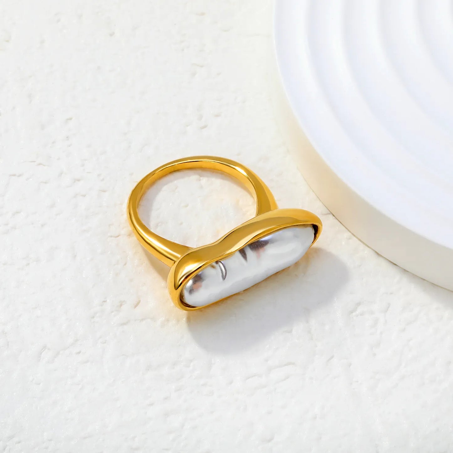 Elongated Baroque Pearl Statement Ring | 18K Gold Plated Stainless Steel | Wholesale Bulk Order MOQ 12 | Sizes 6/7/8