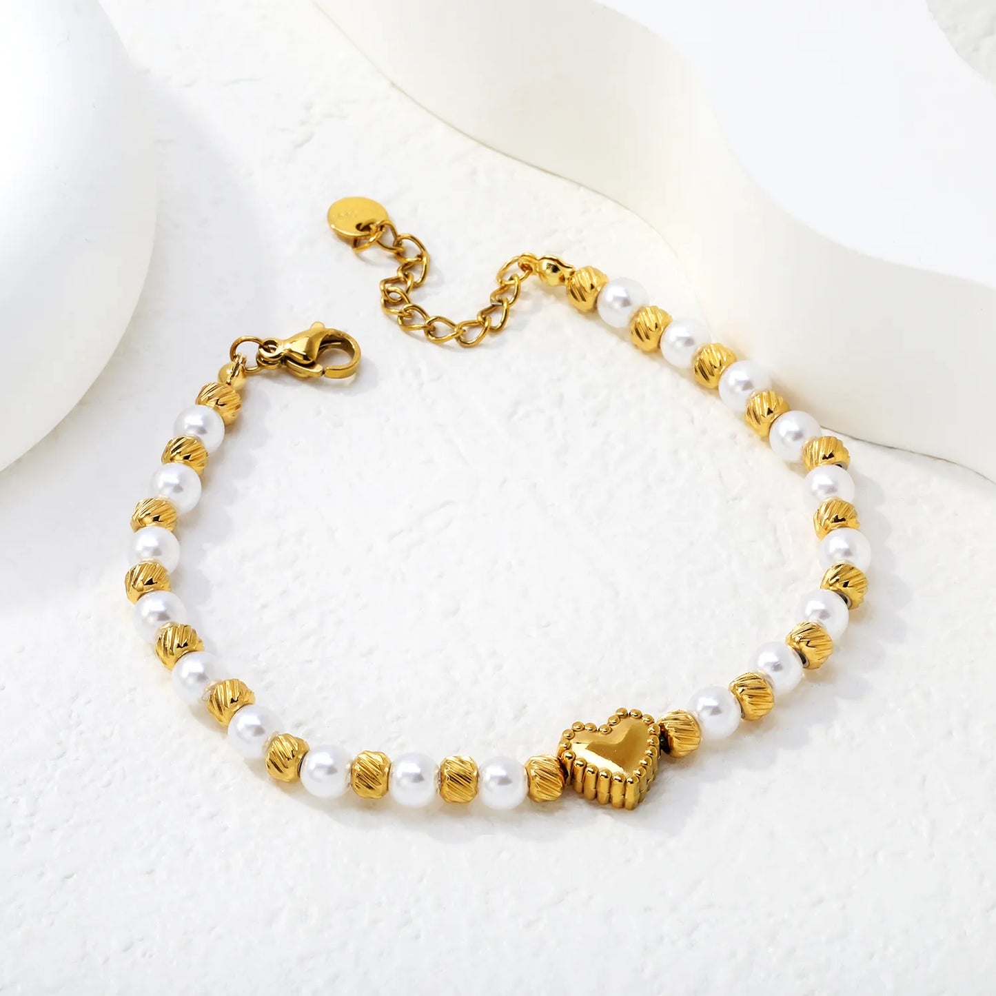 Gold Heart & Pearl Beaded Bracelet Adjustable 18+3cm | 18K Gold Plated Stainless Steel | Wholesale Bulk Order MOQ 12