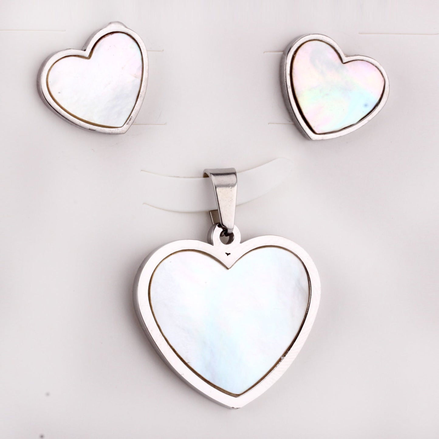 Steel/golden cut sticky heart white shell jewelry set