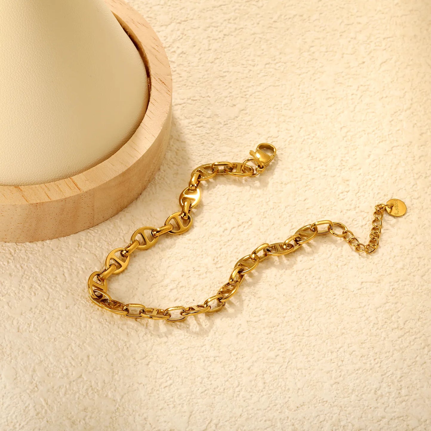 Wholesale Geometric Oval Link Chain Bracelet | Gold-Plated Stainless Steel Fashion Bracelet