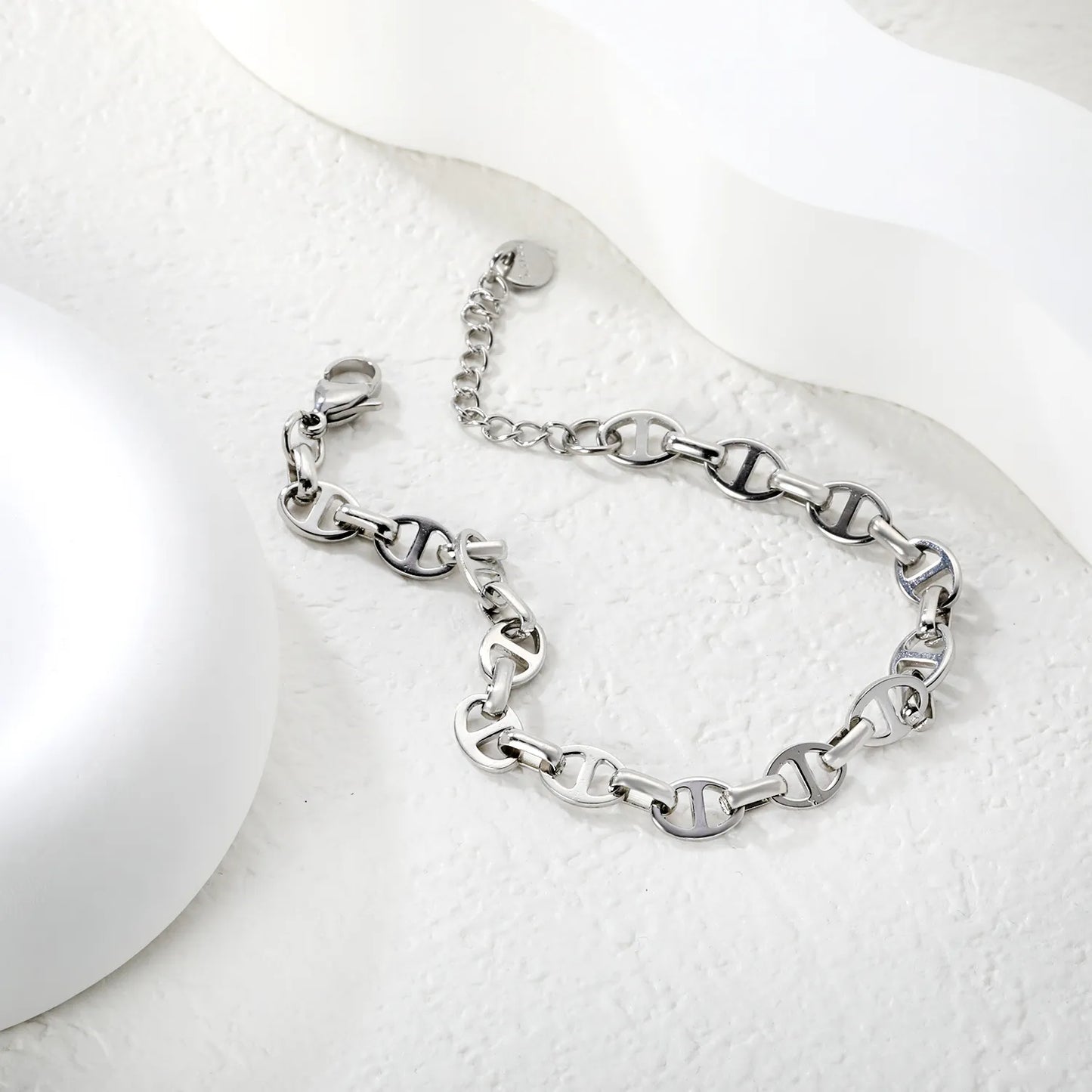 Wholesale Geometric Oval Link Chain Bracelet | Gold-Plated Stainless Steel Fashion Bracelet