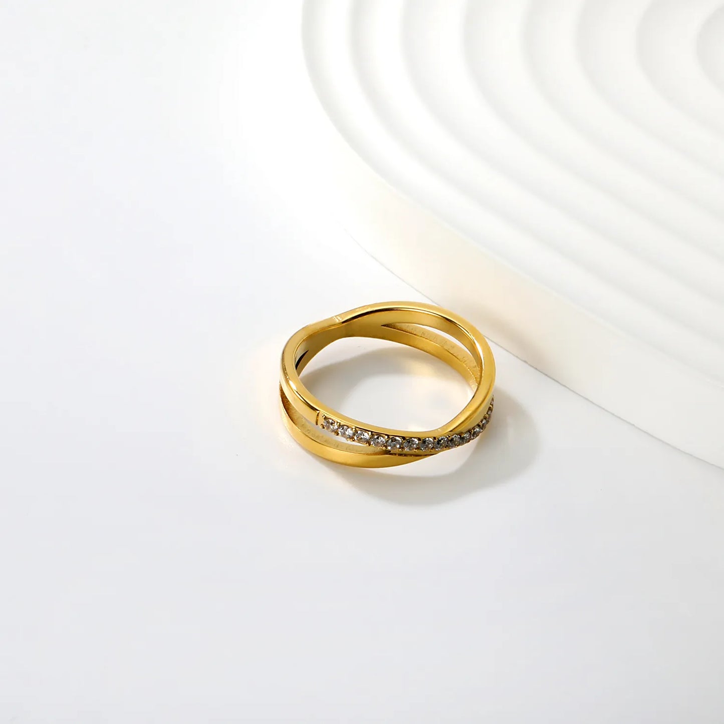 Wholesale Minimalist Crystal Stainless Steel  Band Ring Gold Finish Wholesale Ready MOQ 12