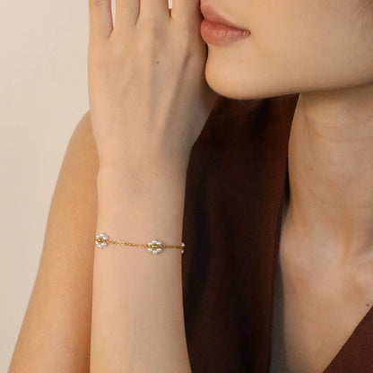 Wholesale Flower Pearl Bracelet | 8.7mm Floral Design with Simulated Pearl | 18+3cm Gold Plated Chain | Romantic Jewelry