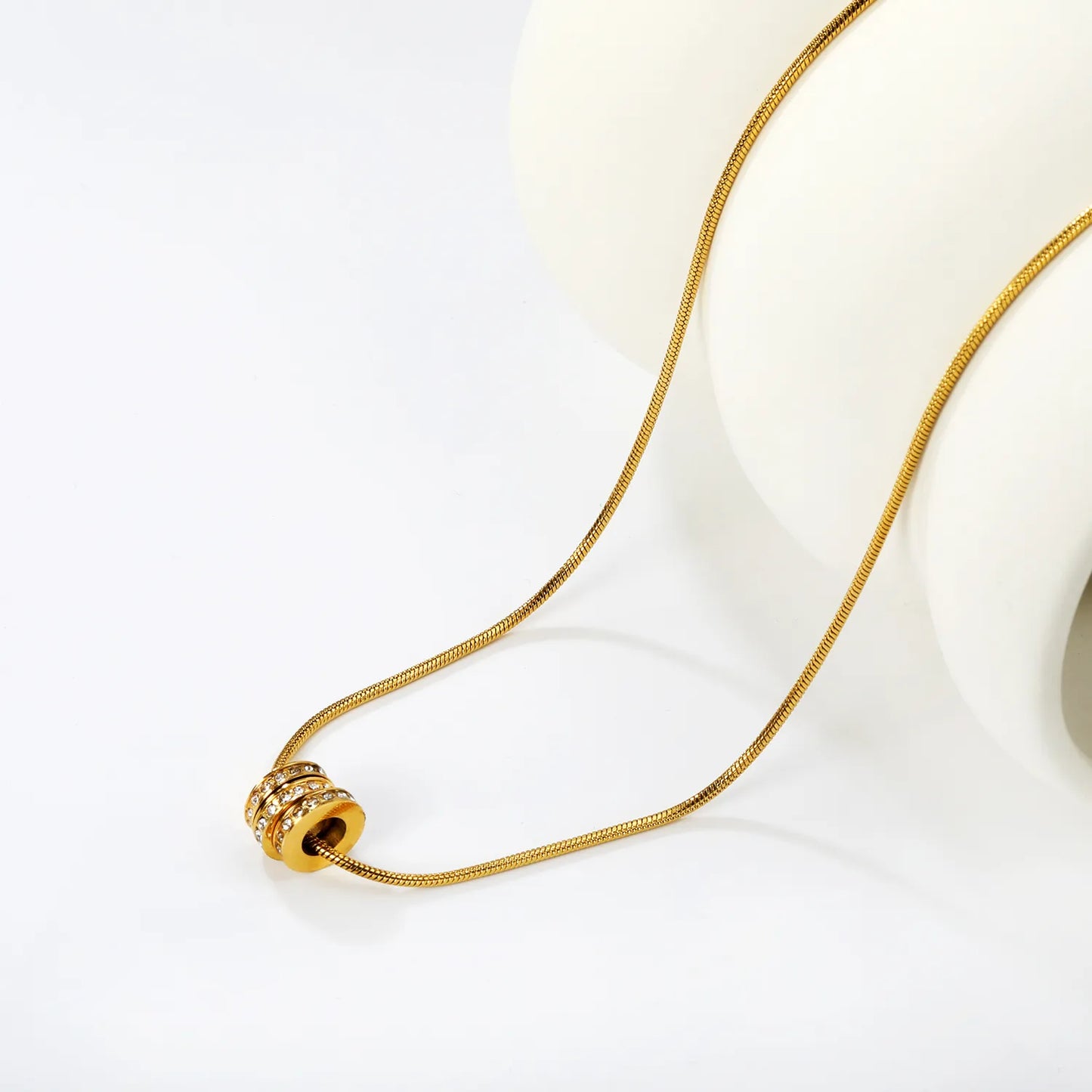 Hollow Three-rings Pendant with Rhinestones 1.2mm Round Snake Chain 45cm Necklace with Round Tag for Wholesale