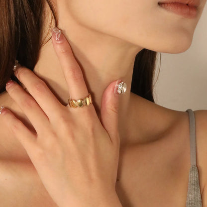 ✨ Wholesale 8mm Gold Stainless Steel Open Ring – Adjustable & Lightweight (3.4g)