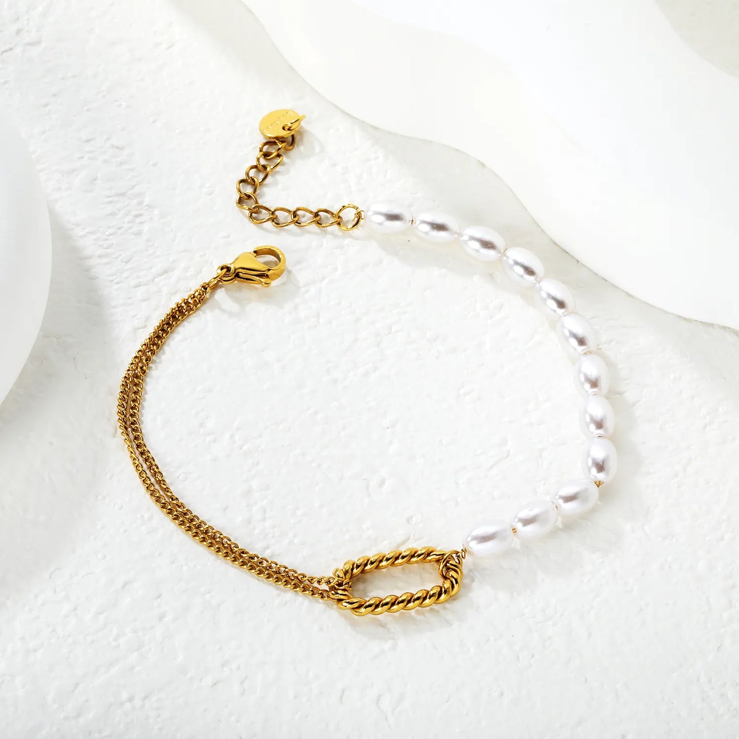 Wholesale Twist and Pearl Bracelet | 18x9mm Rope Circle & Pearl Design | 18+3cm Adjustable | Gold Plated Stainless Steel