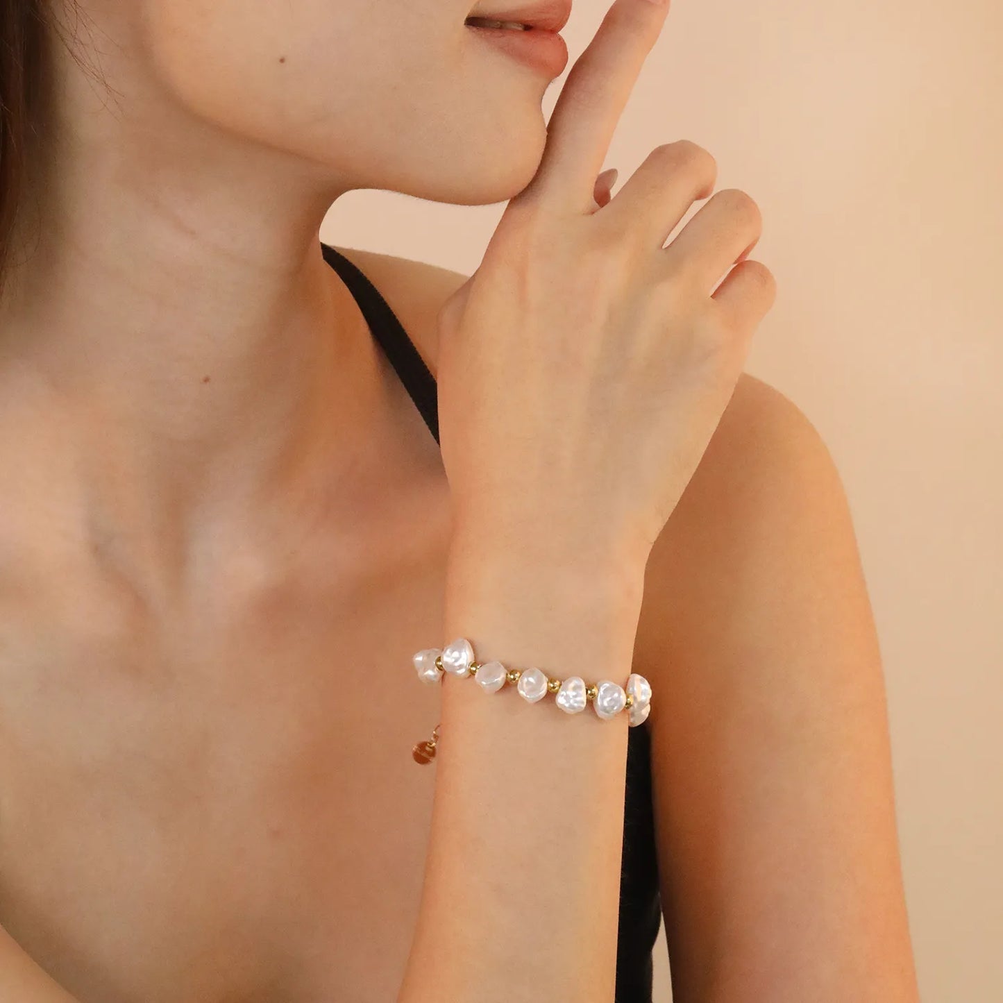 Gold-Tone Stainless Steel Shell Charm Bracelet for Wholesale | 8x9mm Irregular Beads, 4mm Spacers