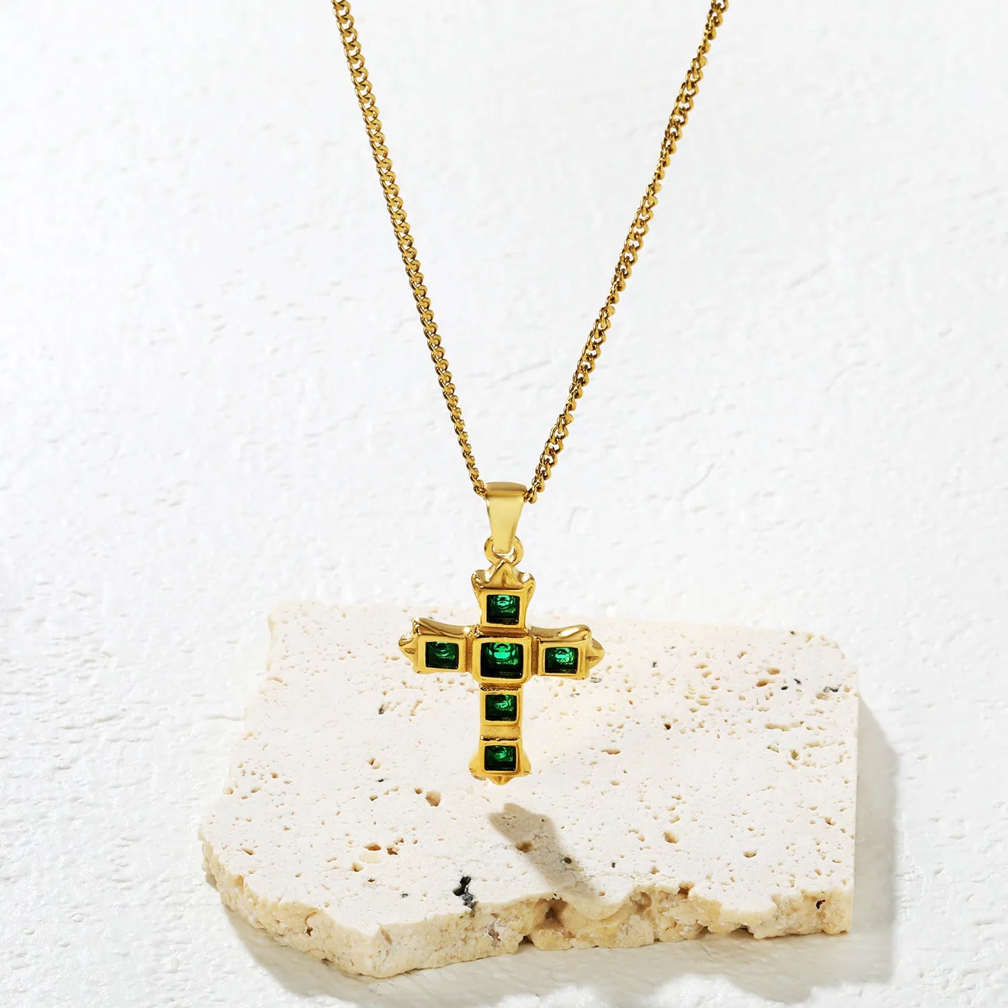 ✝️ Wholesale 21x28mm Cross Pendant with Emerald Zircon | 50+5cm Gold plated Necklace for Jewelry Retailers