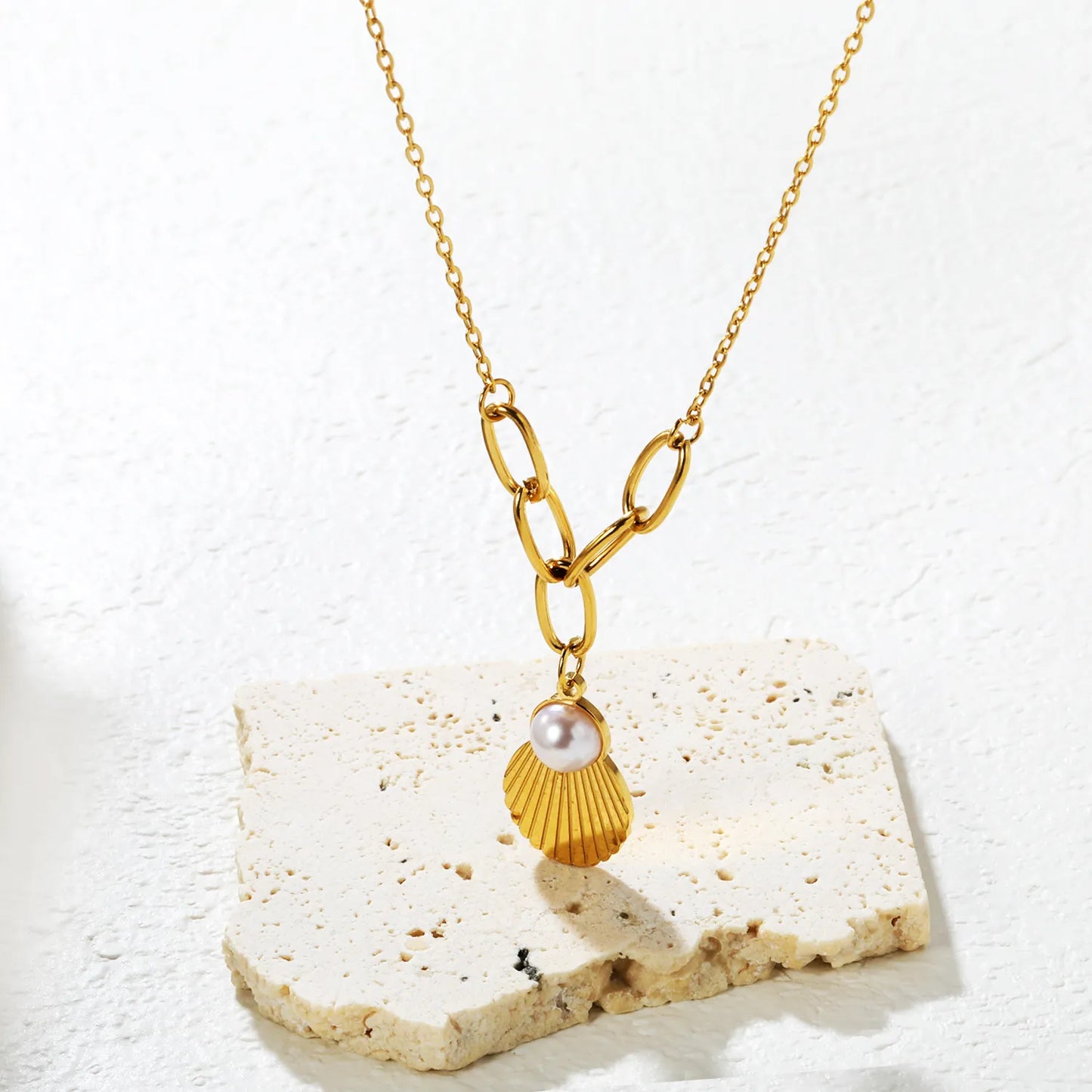 ✨ Wholesale PVD 18k gold 13x19mm Shell & 10mm Pearl Pendant Necklace | Gold Stainless Steel 40+5cm Chain